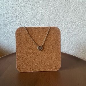 Elegant Gold Pendant Necklace